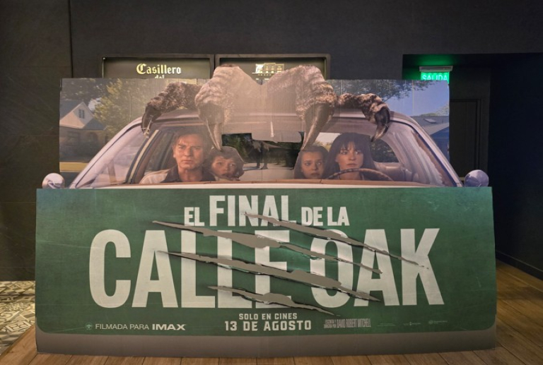 EL FINAL DE LA CALLE OAK: cuando sobrevivir a los dinosaurios significa volver a encontrarse como familia