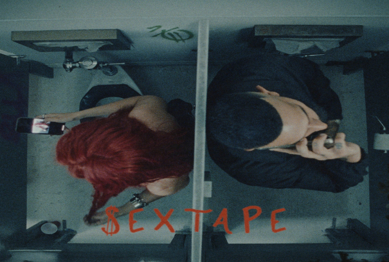 De La Rose enciende la escena junto a Eladio Carrión con “$EXTAPE”