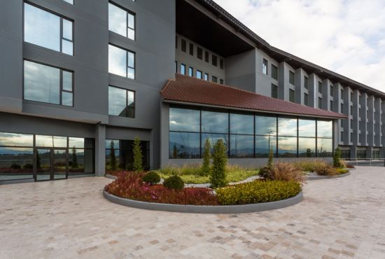 Wyndham Quito Airport: el hotel ecuatoriano que demuestra que la sostenibilidad también se hospeda Wyndham Quito Airport: el hotel ecuatoriano que demuestra que la sostenibilidad también se hospeda