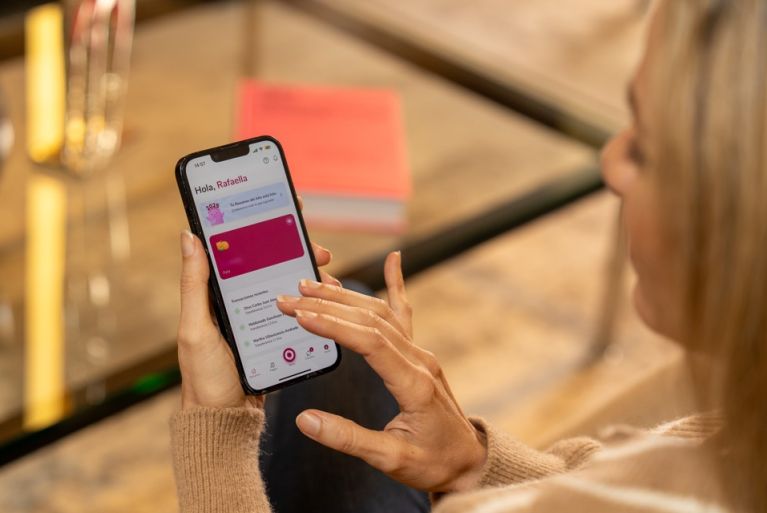 Tu banco en la palma de la mano: cómo la banca digital está transformando el control de las finanzas personales