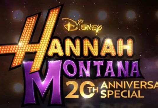 Miley Cyrus vuelve a su origen: el fenómeno Hannah Montana celebra 20 años con un especial inolvidable